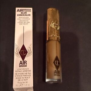 Charlotte Tilbury Airbrush Flawless Blur Concealer in 15 - Deep Fonce